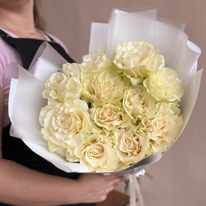 Белые французские розы 11 шт