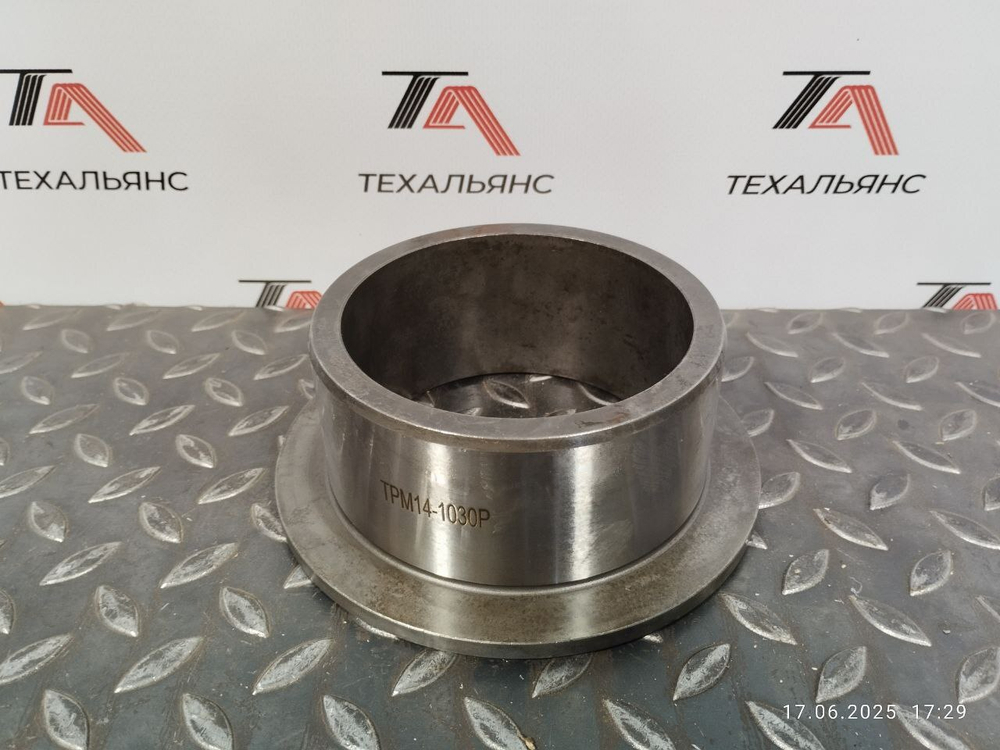 Втулка 17M-50-24170