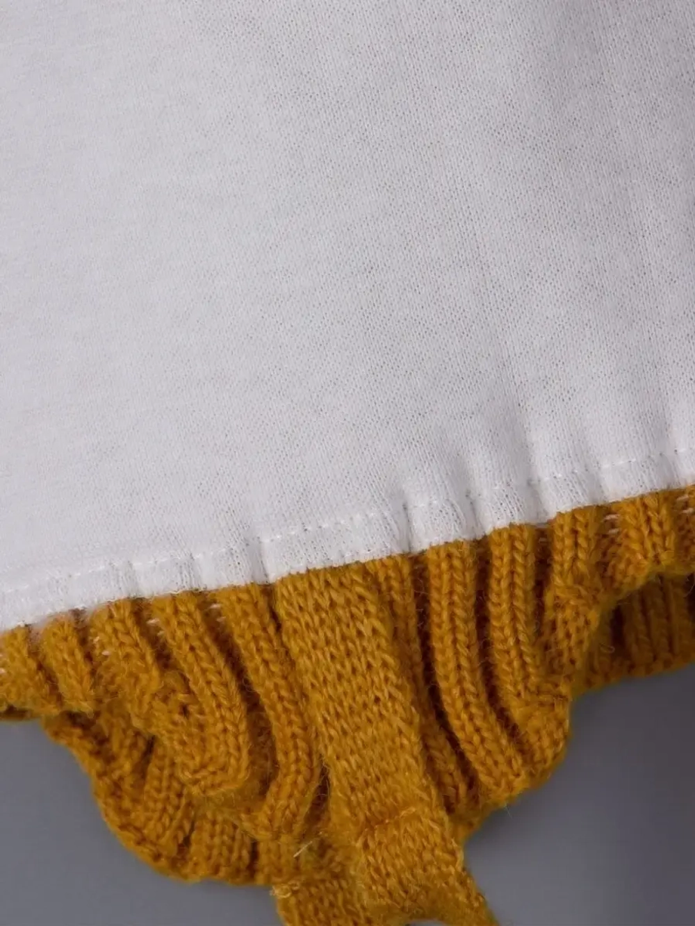 Шапка для девочки зимняя вязаная и снуд