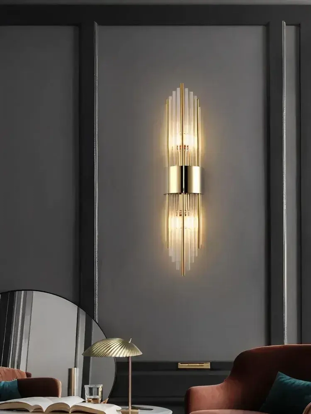 Настенный светильник в стиле арт-деко с хрустальными элементами