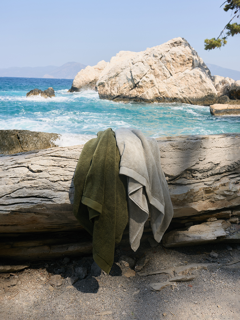 Полотенце банное оливкового цвета из коллекции essential, 90х150 см