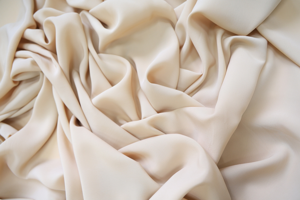 Креп плательный кремовый