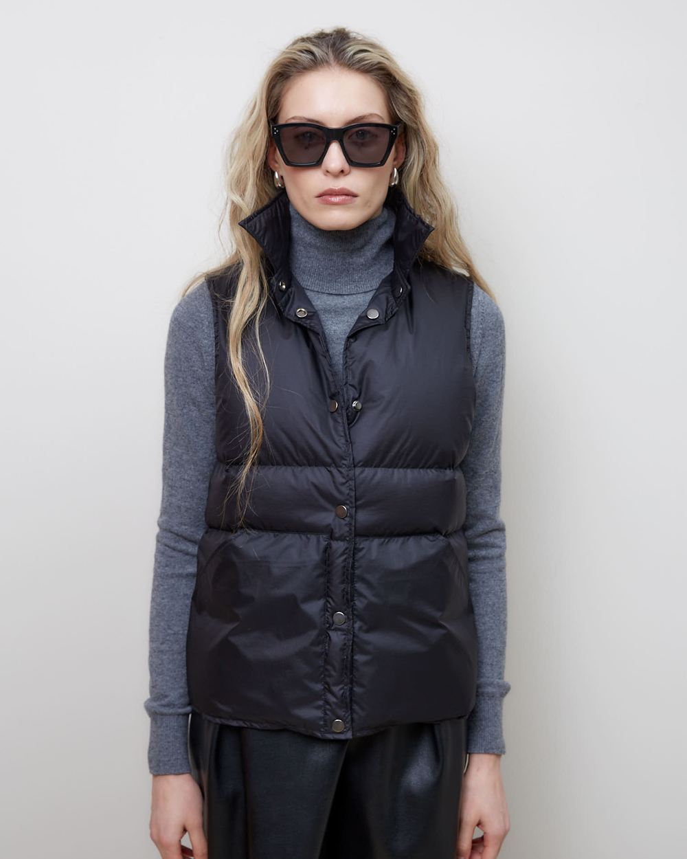 Жилет пуховый из итальянского нейлона черный