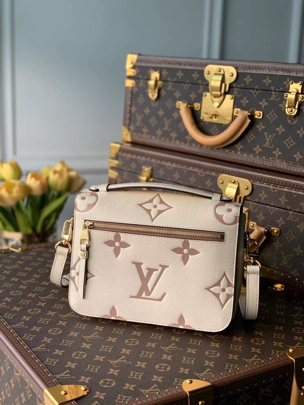 Louis Vuitton Pochette Metis