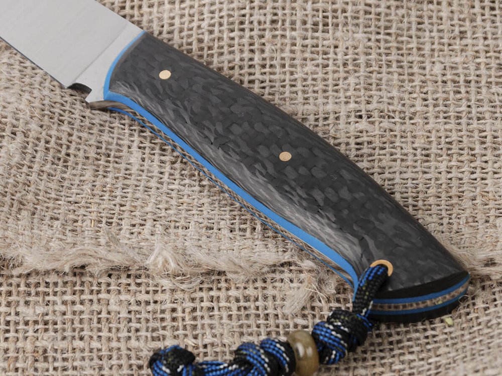 Нож для бушкрафта "Куница", сталь VG-10/Elmax, рукоять карбон (синий спейсер)
