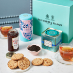 Fortnum & Mason Tea & Biscuit Gift Set подарочный набор чай и печенье, английский чайный набор 150г