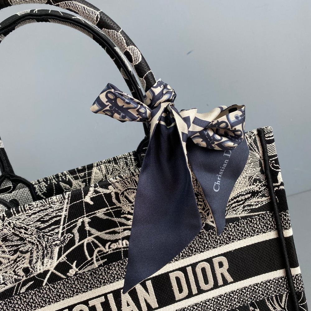 Christian Dior Book Tote 36 cm
