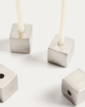 Набор из 4 подсвечников Acadia из нержавеющей стали с серебристым покрытием