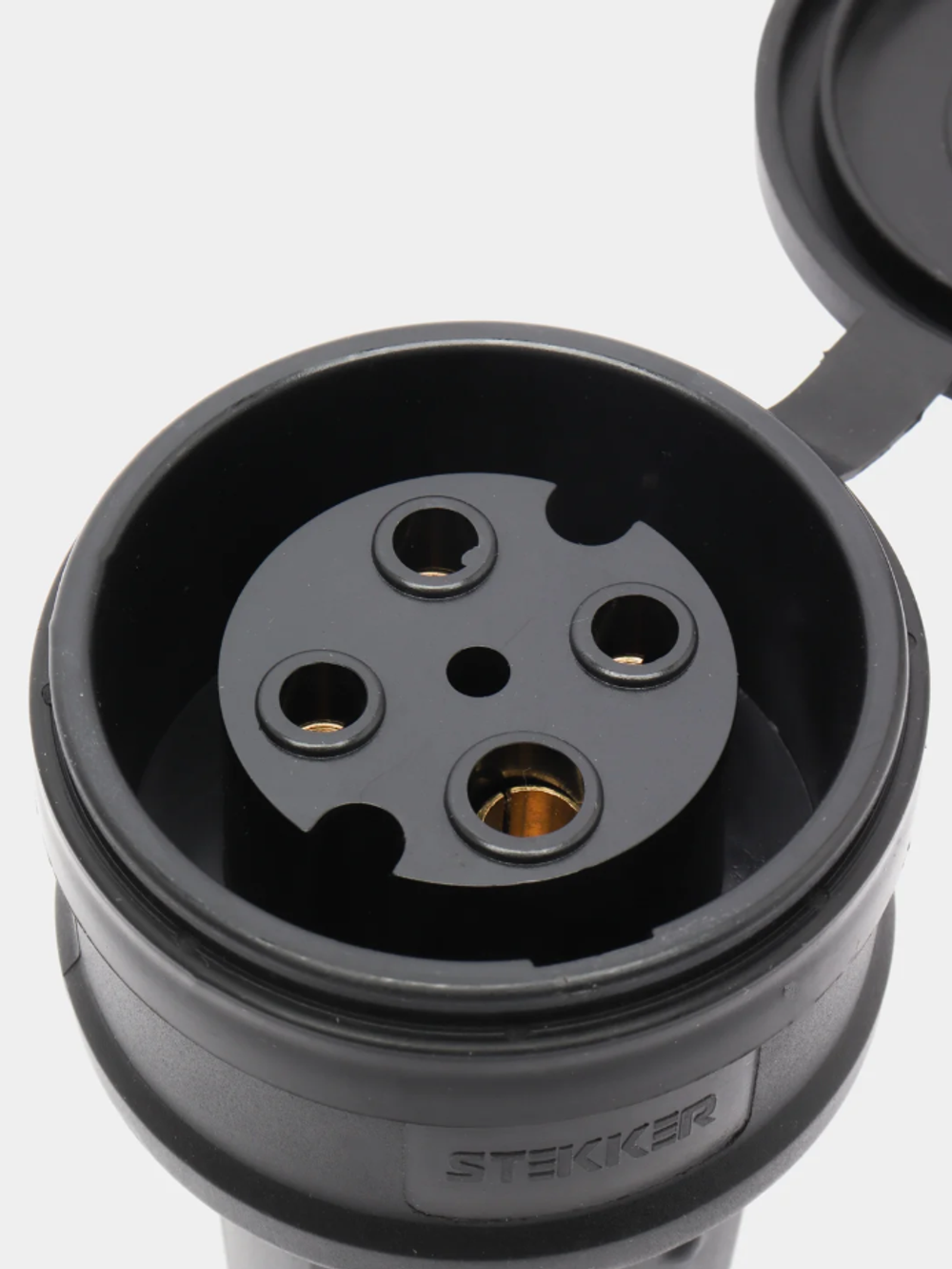 Розетка STEKKER 1 местная c заземлением 3+1, с крышкой, каучук 400В, 32А, IP44, черная RST32-21-44 39021