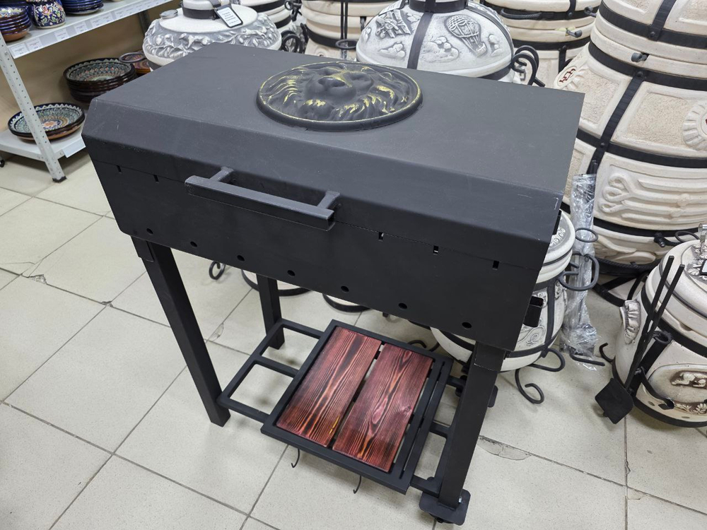 Если вы хотите мангал купить в Казани и ищете мангал 5 мм, обратите внимание на мангал Пикник Лофт Классика: это мангал в наличии Казань, качественный мангал от производителя, удобный мангал на колесах, практичный мангал с полкой и мангал с дровницей. Такая модель подходит как мангал для дачи, мангал для дома и мангал для беседки, а по размеру жаровни это отличный мангал для шашлыка, мангал для мяса, мангал для овощей и мангал под решетку. У нас можно сразу доукомплектовать комплект: решетка для мангала из нержавейки, решетка гриль для мангала, решетка из нержавеющей стали 5 мм, шампуры купить в Казани, совок и кочерга, а также выбрать казан купить в Казани под ваши задачи — казан чугунный или казан афганский, плюс вставка под казан/место под казан для мангала. Если нужна доставка, доступна доставка мангала по Казани и мангал с доставкой в Казани, а также отправка по России транспортной компанией; приезжайте в магазин в Казани и выбирайте из наличия, потому что у нас большой ассортимент и более 25 моделей мангалов в наличии, включая мангалы из стали 5 мм, мангальные зоны, мангальные зоны с крышей, печи под казан и печи 5 мм.