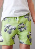 футболка с шортами