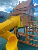 Игровой домик с трубой