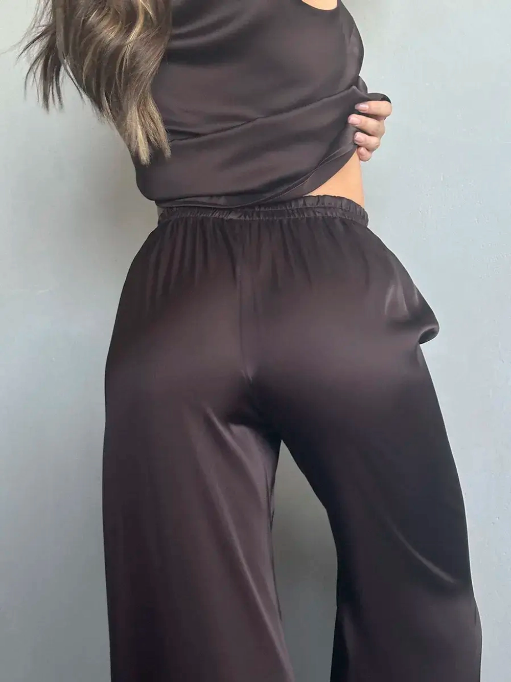 Брюки атласные
