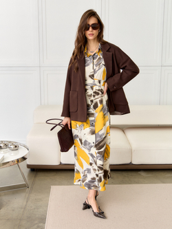 Жакет с двумя разрезами по бокам