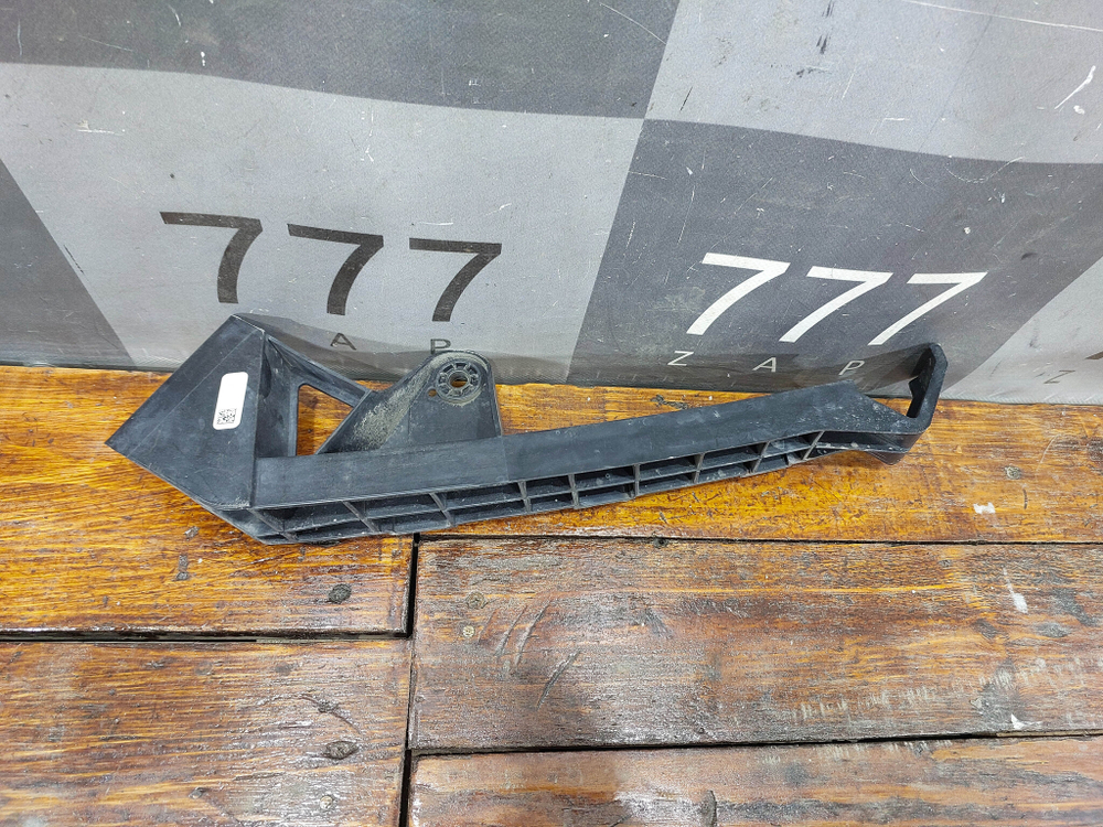 Кронштейн фары правый Honda CR-V 5 (RW) 16-нв Б/У Оригинал 71140TLAA000