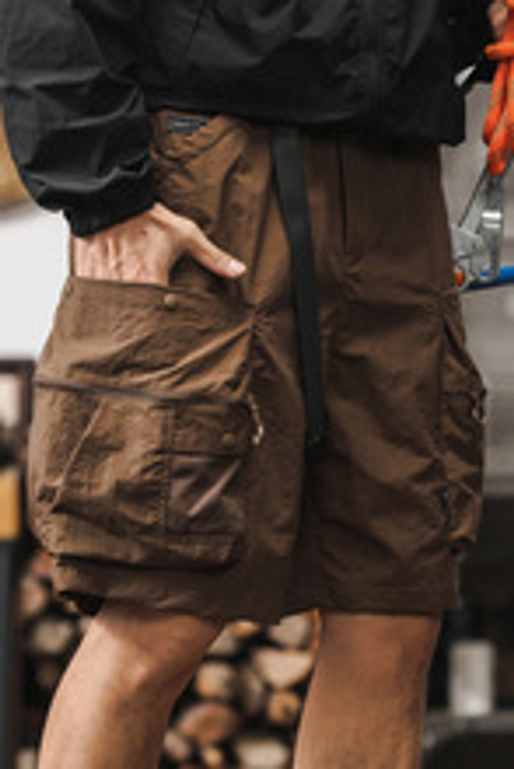 Функциональные нейлоновые шорты многокарманные на замке для мужчин от бренда JIELEINUO