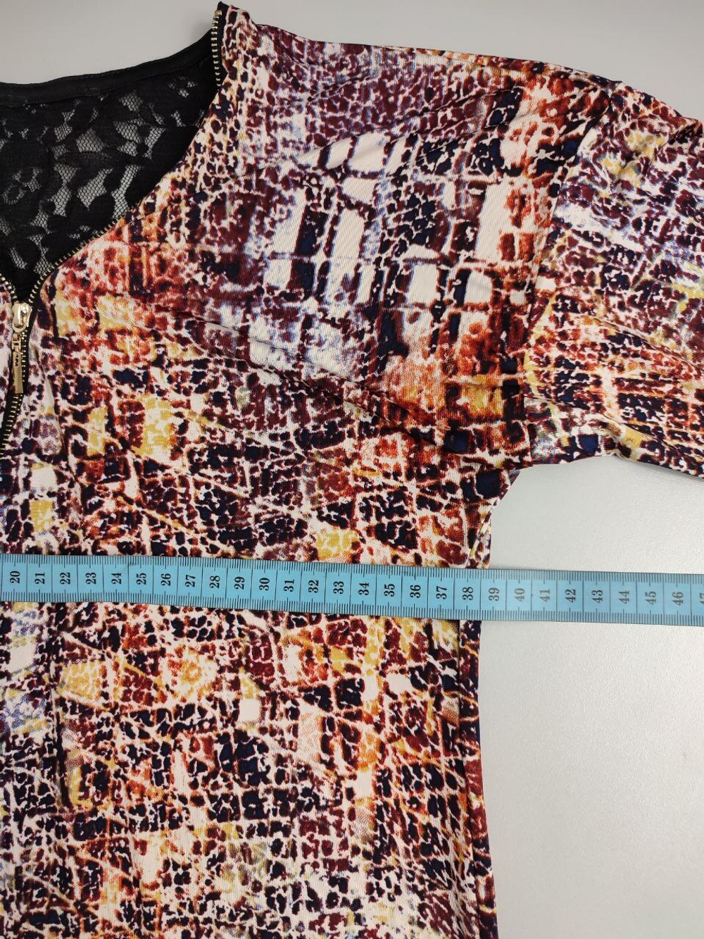 Джемпер с кружевом на спине 42 размер