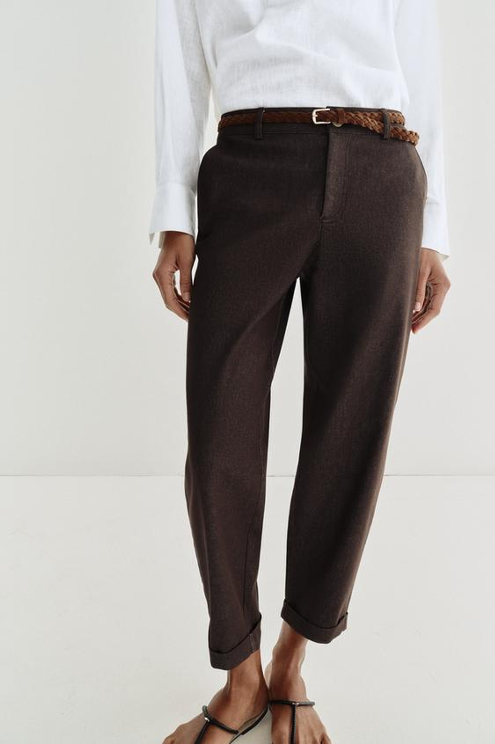 ZARA БРЮКИ ЧИНОС С ПЛЕТЕНЫМ РЕМНЕМ, КОРИЧНЕВЫЙ
