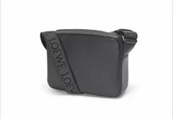 Сумка-мессенджер Loewe Xs в стиле милитари из мягкой гладкой телячьей кожи и жаккарда