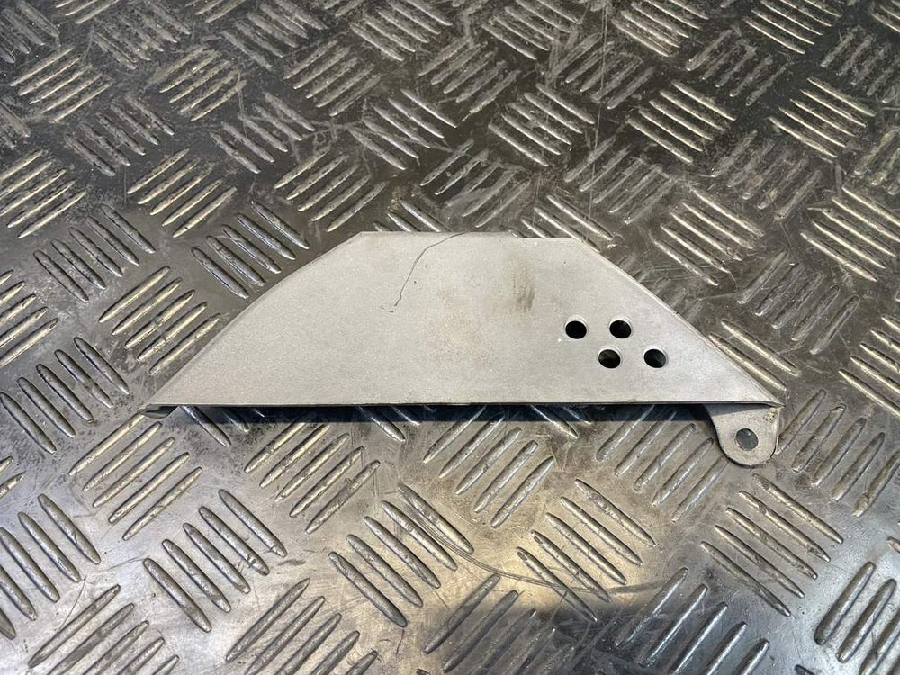 Пластик нижний Suzuki GSR400 (GK7DA).