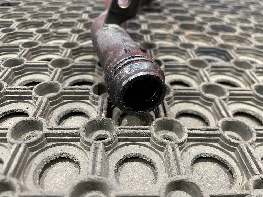 Маслозаливная горловина 2021г