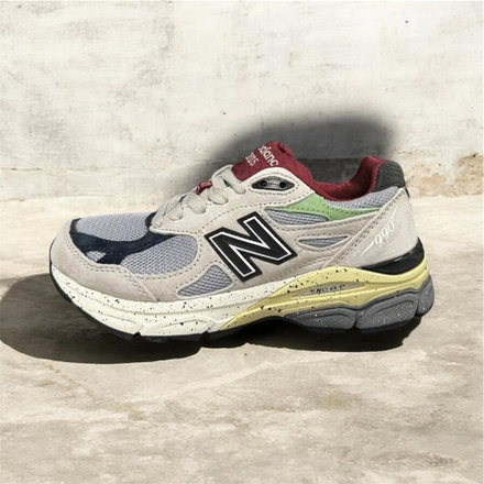 New Balance 990 V3 • Lisbon