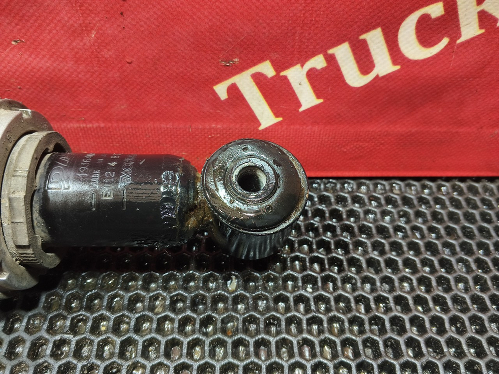 Амортизатор кабины передний 2020г