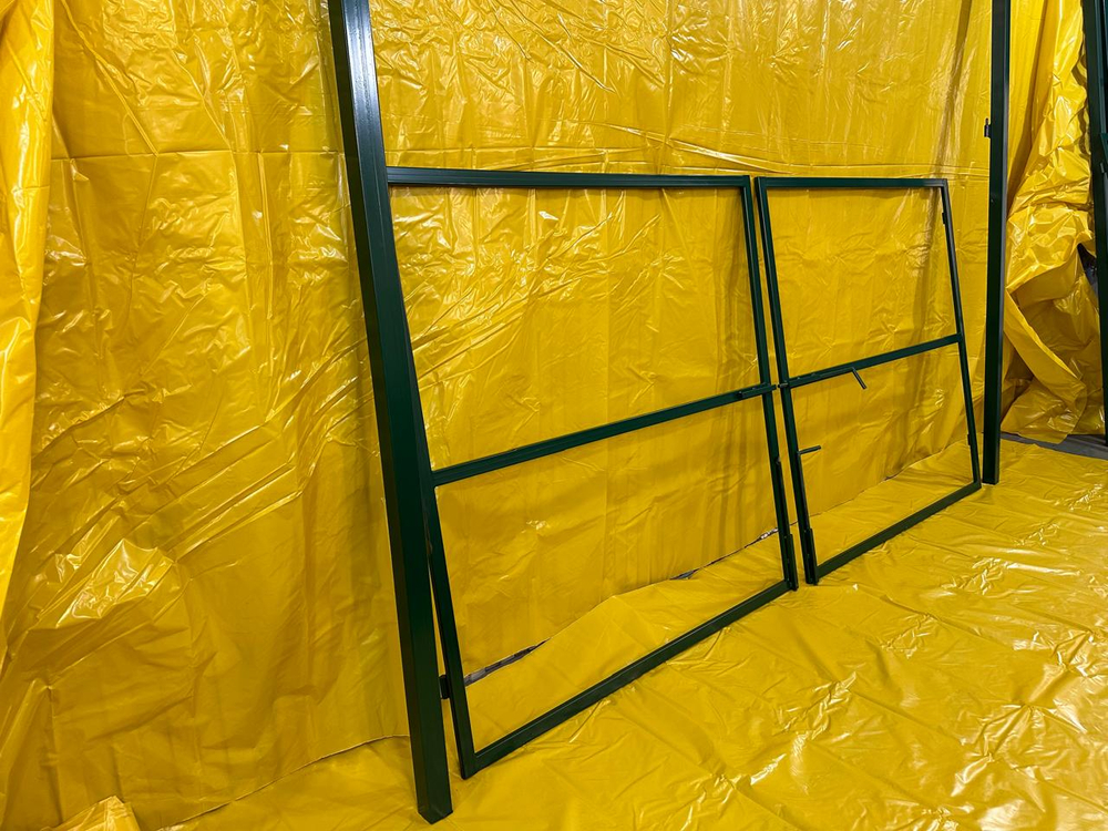 Входная группа (Ворота 4,0х1,5м распашные + калитка 1,0х1,5м), цвет черный (только каркас).