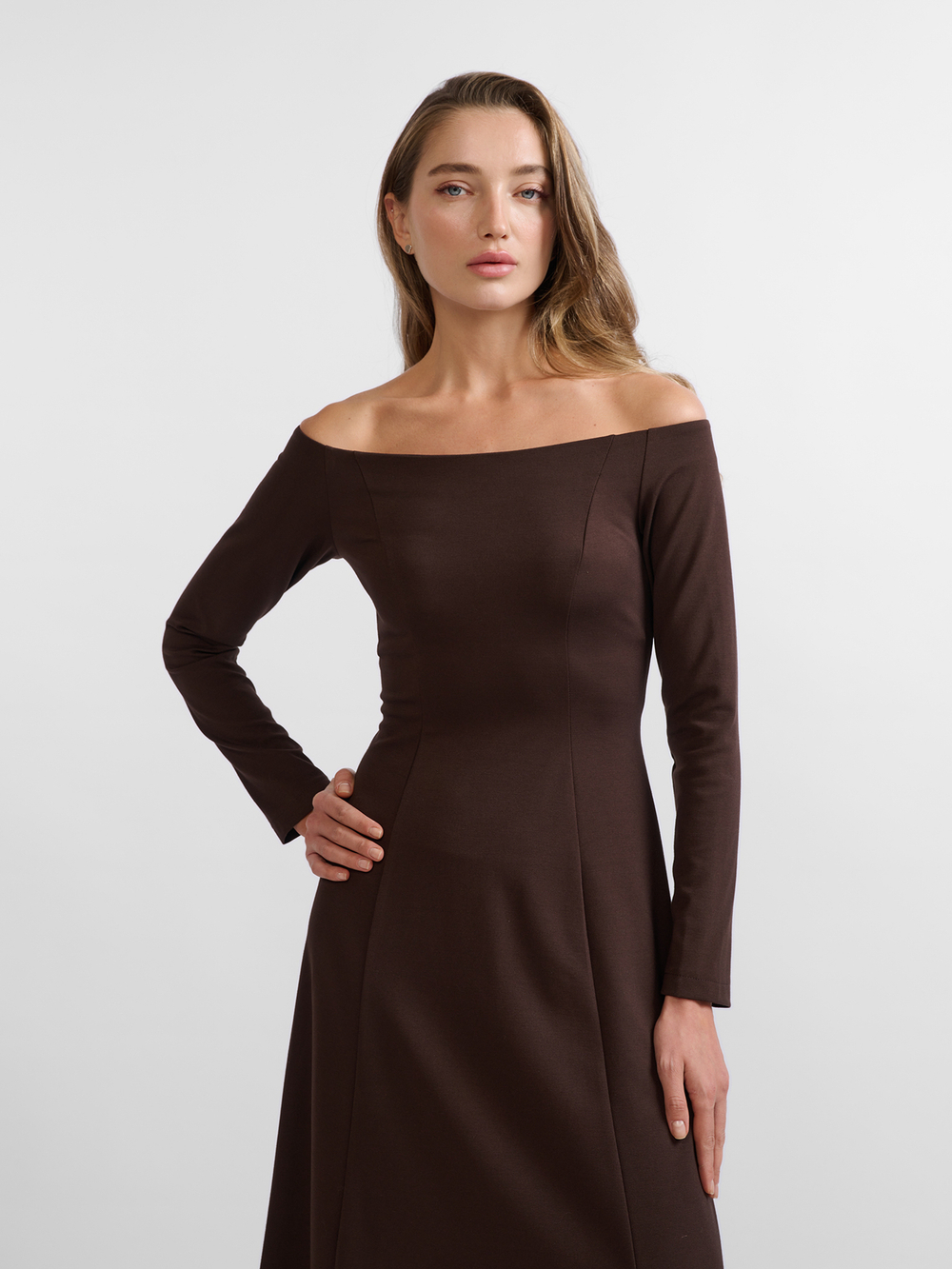 ПЛАТЬЕ С ОТКРЫТЫМИ ПЛЕЧАМИ