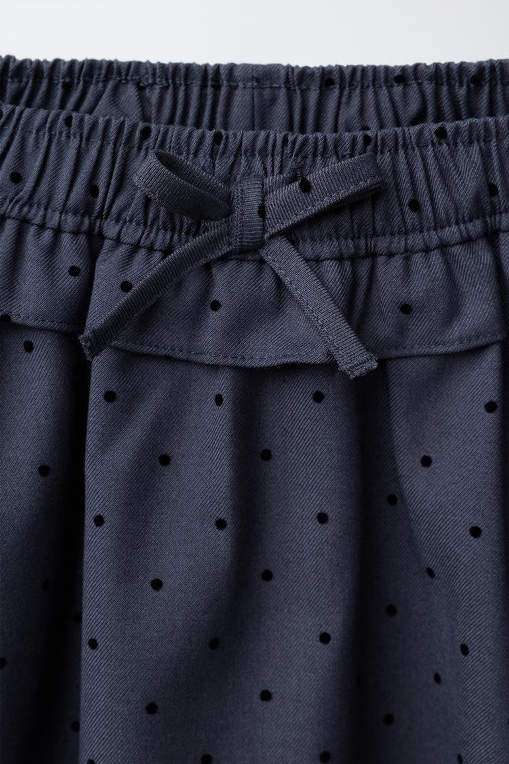 ZARA ЮБКА-ШОРТЫ С ФЛОКОВЫМ ПРИНТОМ, АНТРАЦИТОВО-СЕРЫЙ