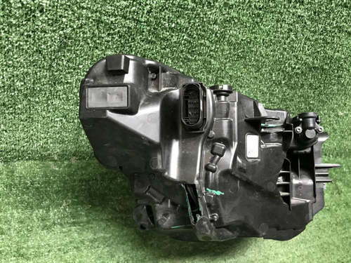 Фара левая Volvo XC40 (2022-н.в.) LED
