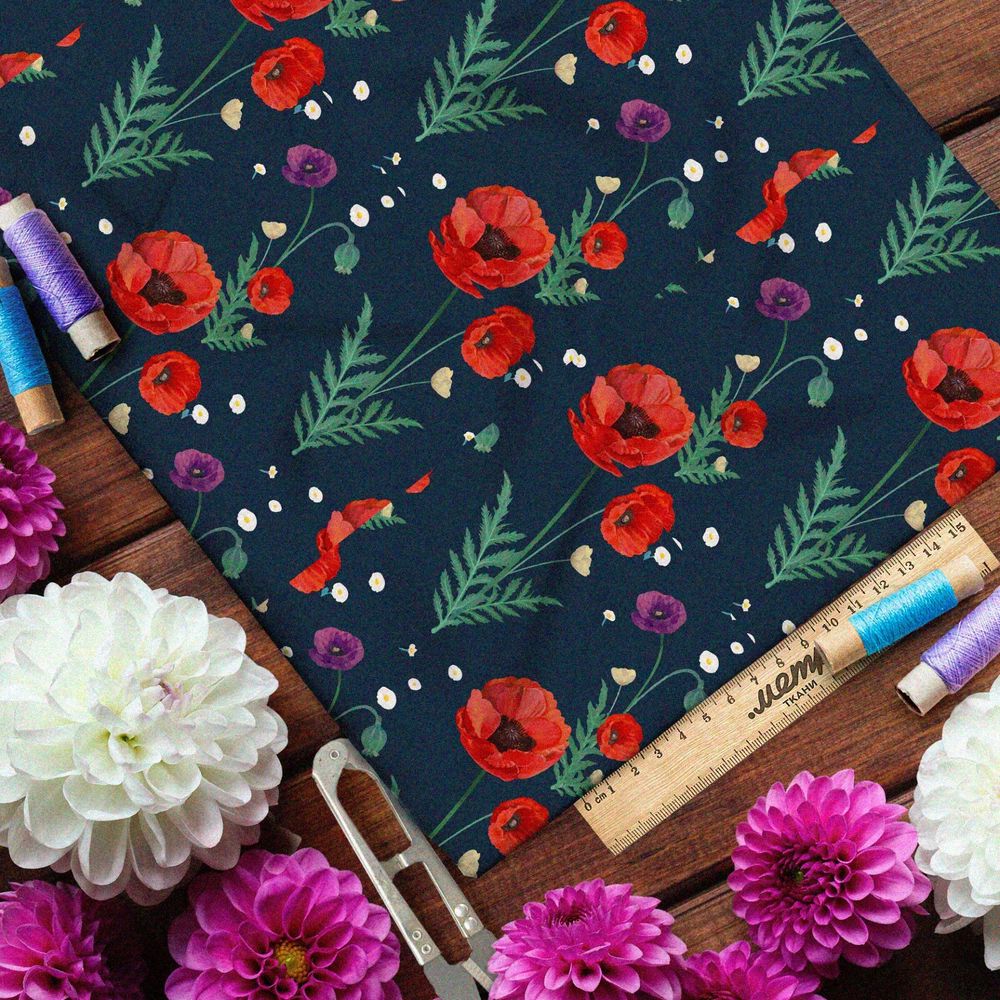 Ткань блэкаут алые маки на тёмно-зелёном фоне