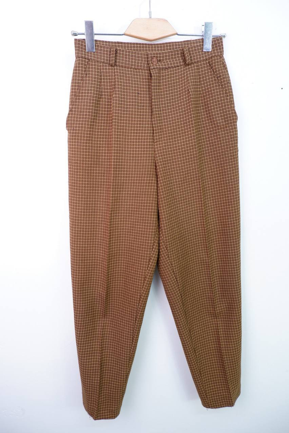 Брюки актуального дизайна, визуально на 44 размер