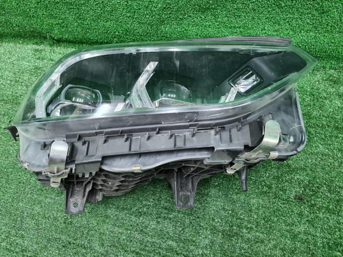 Битая Фара правая BMW X3 G01 (17-21) Adaptive LED