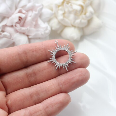 п859-р Подвеска "Солнце" с отверстием и фианитами 27*25мм, родий