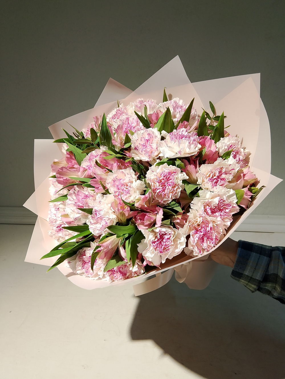 Букет из хризантем и альстромерии (С0033)