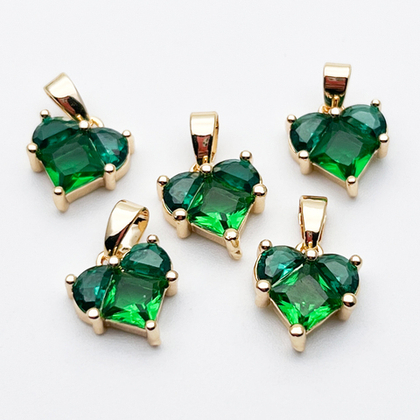 Подвеска Сердце, цвет золото+изумрудный, размер 10 мм, цена за 1 шт