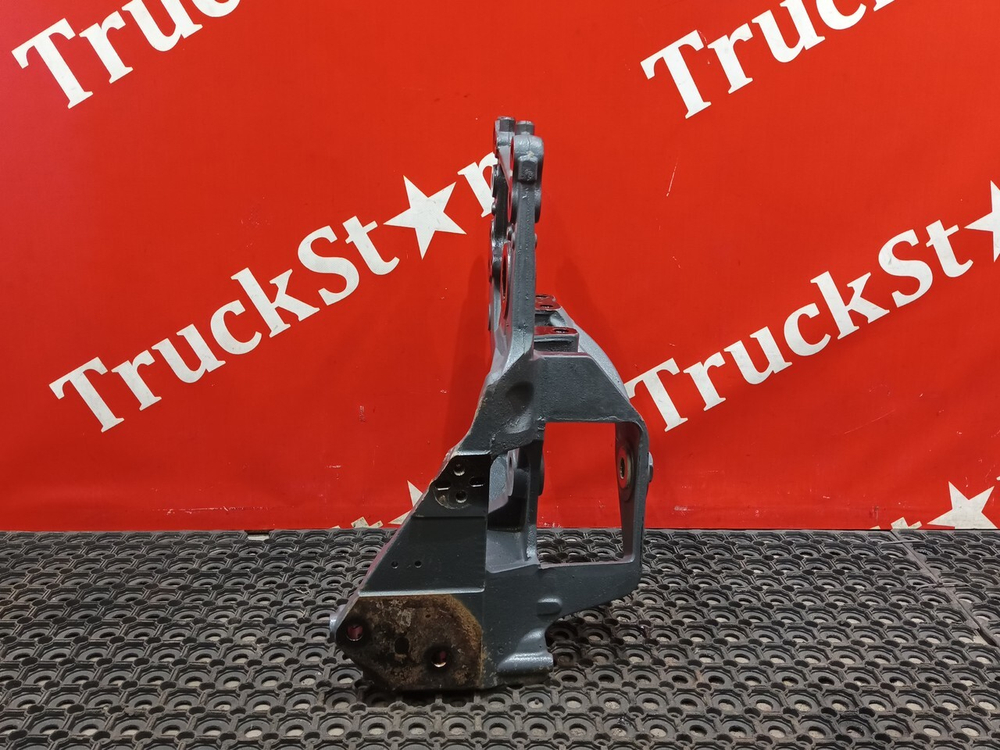 Кронштейн рессоры передней правый 2020г.