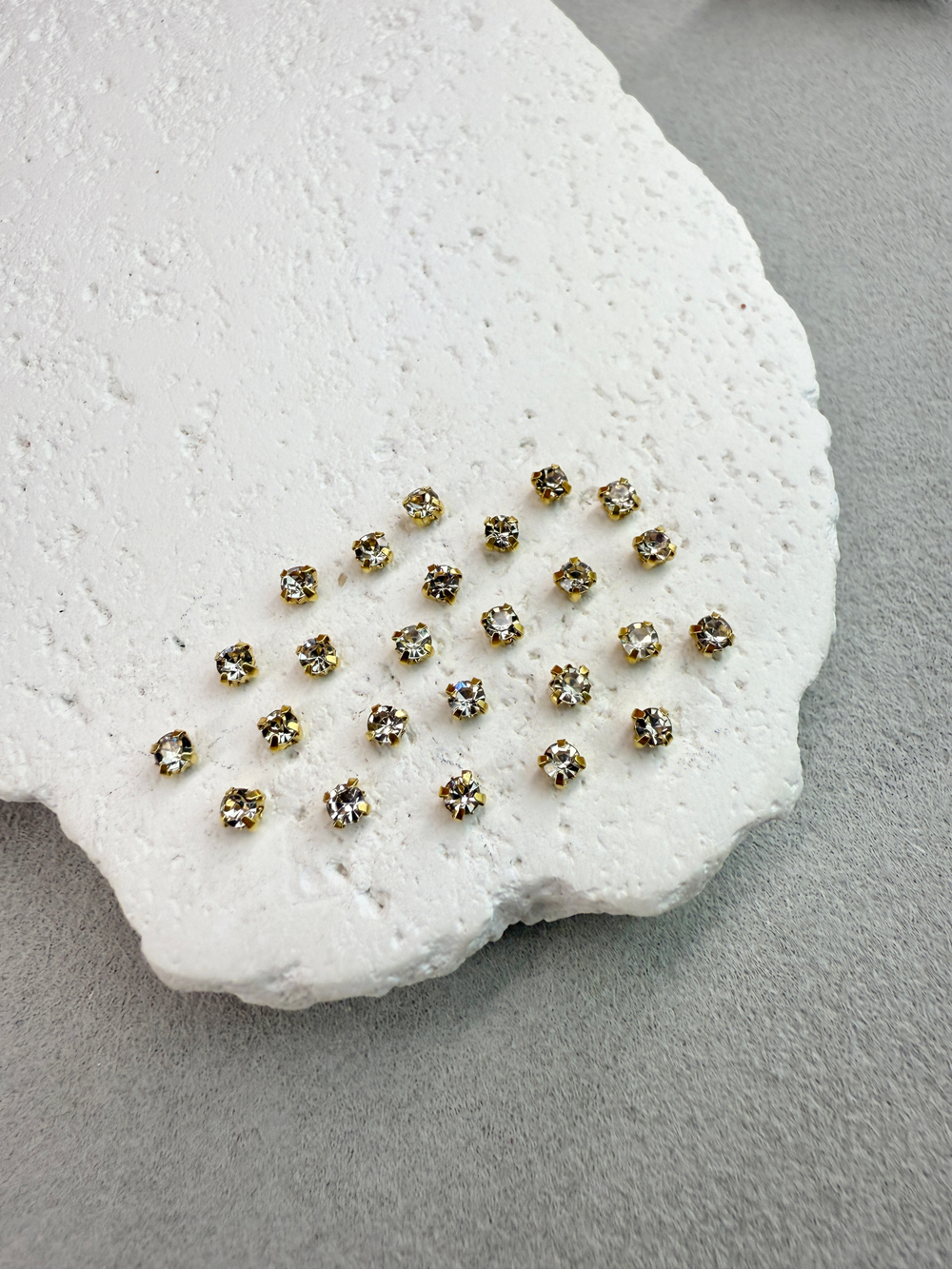 Шатоны 3 мм, Кристалл в золоте, 25 шт