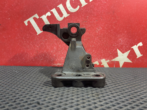 Кронштейн двигателя передний правый