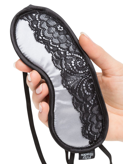 Атласная маска на глаза с кружевом Fifty Shades of Grey Play Nice Satin and Lace Blindfold