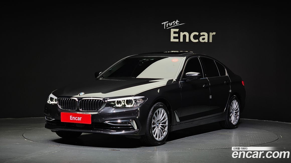 BMW 5 Series (G30) 520i Luxury (04.2020)