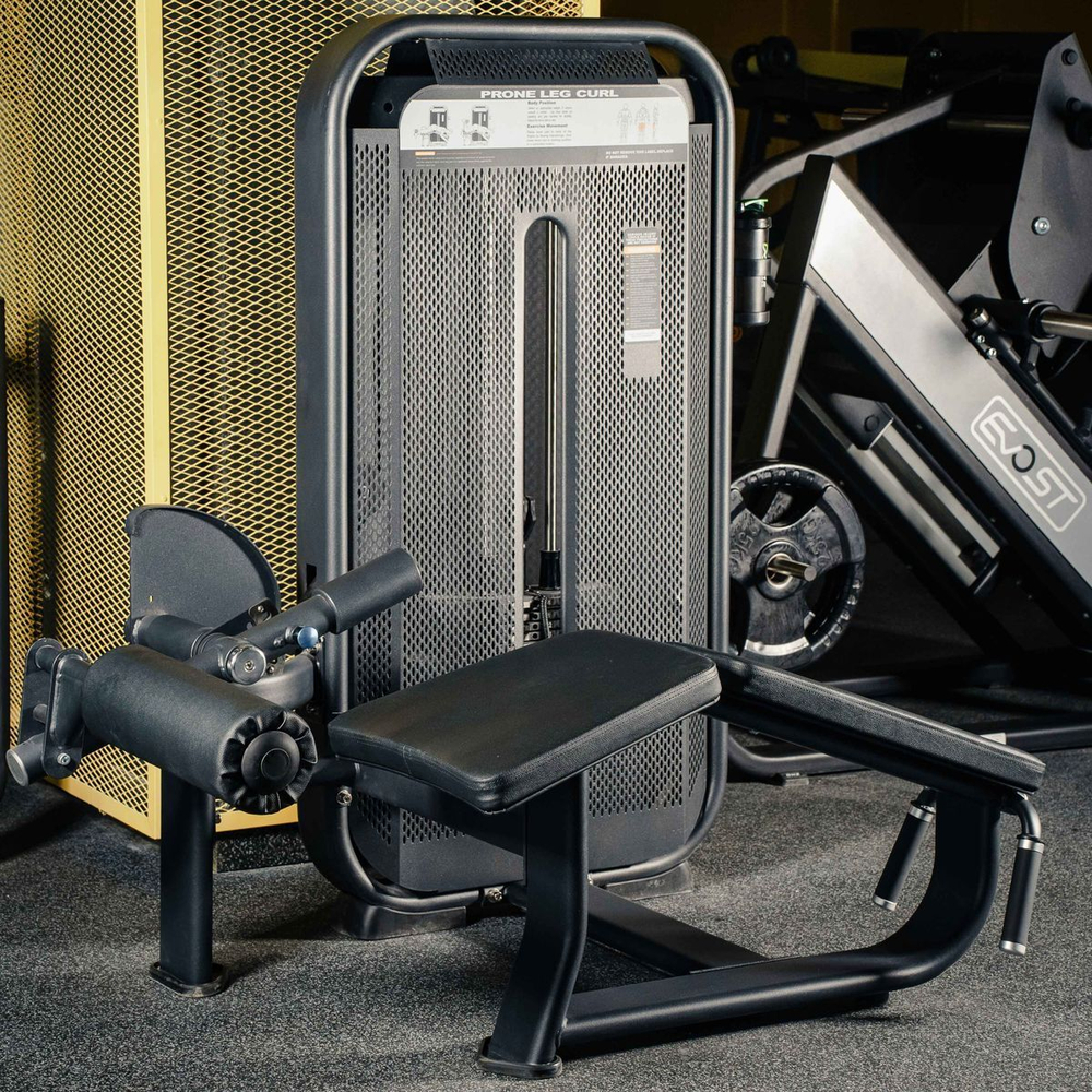 E7001 Сгибание ног лежа. Стек 110 кг