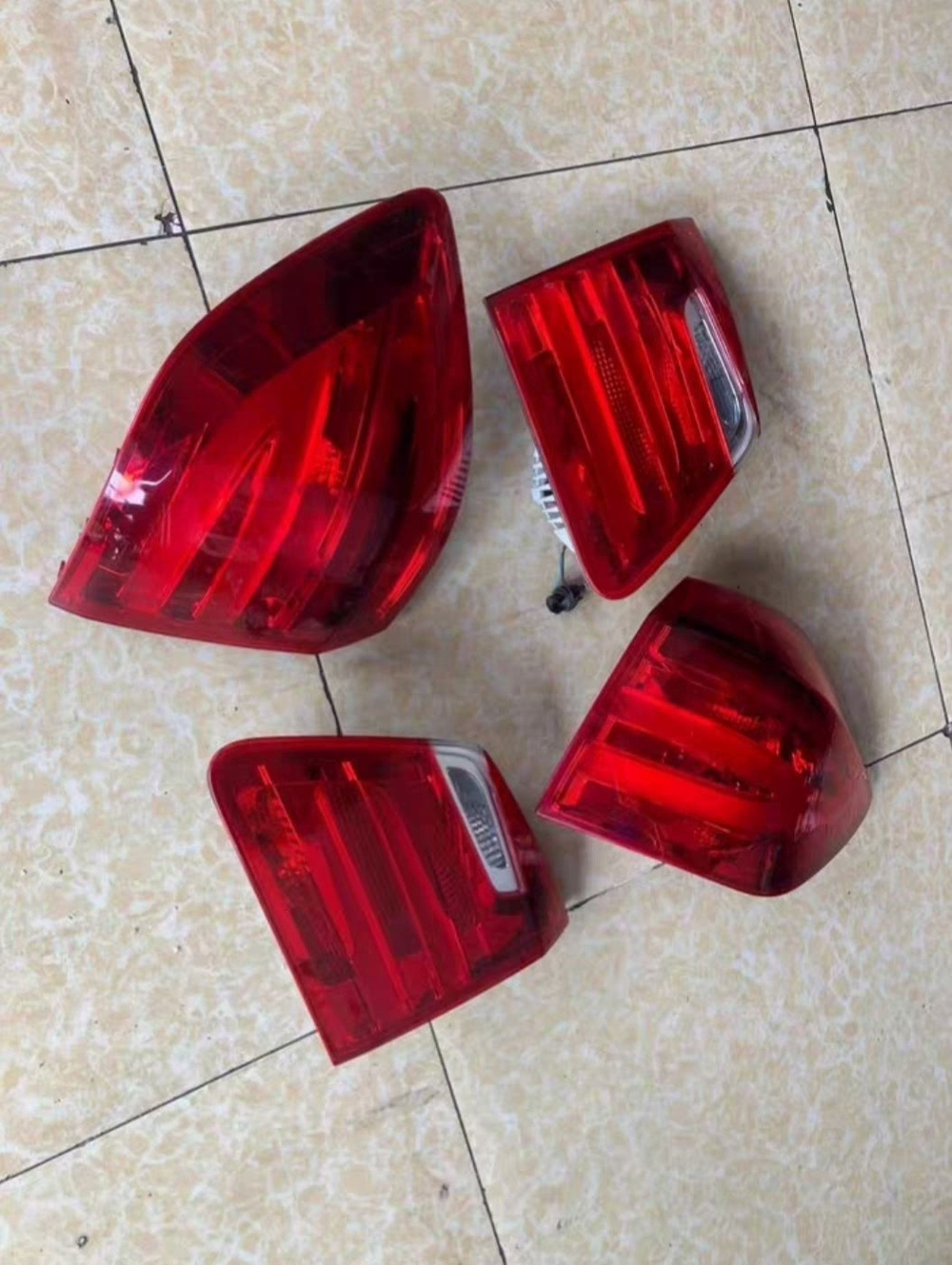 Задний фонарь левый/правый оригинал GL350 GL400 GL450 GL500 W166