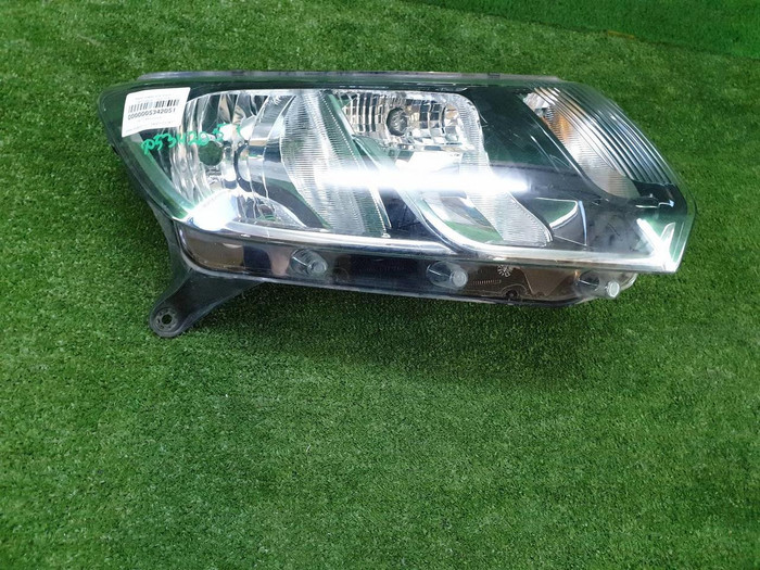 Битая Фара правая Lada Largus 1 (2021-н.в.) галоген