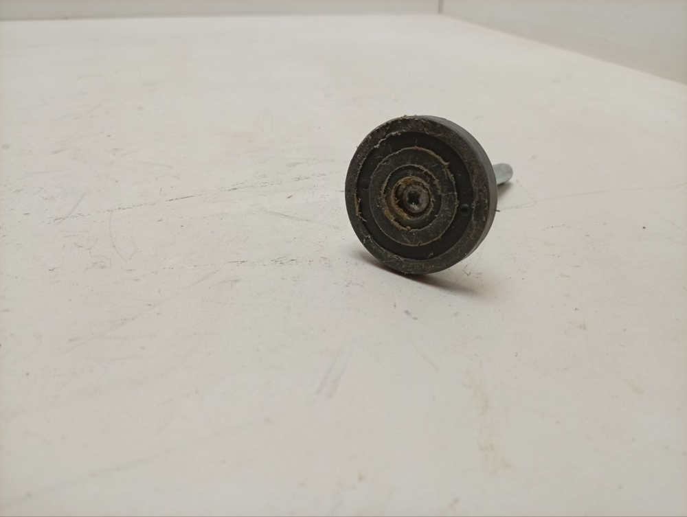 WFXI2840EU кт22 Опорная ножка задняя стиральной машины Bosch 00424730 б/у