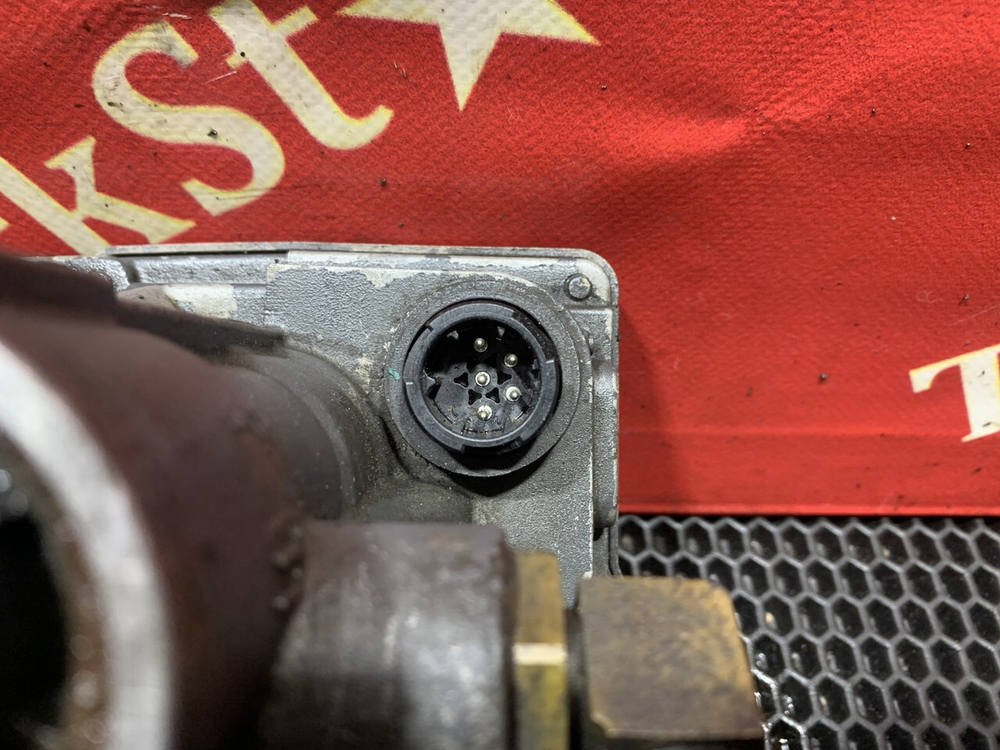 Кран управления тормозами прицепа