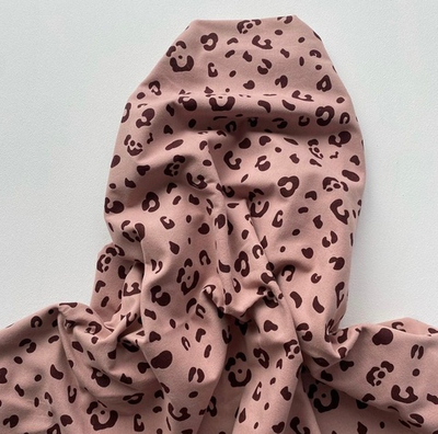 Фланель Лео на розовом фоне