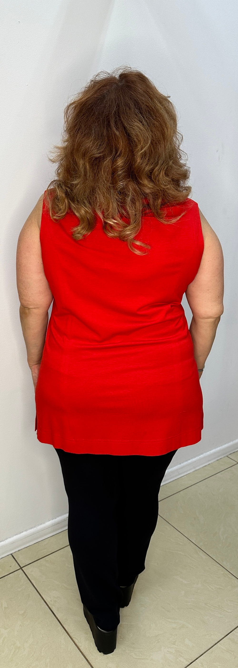 Красный топ-майка из вискозы с пайетками