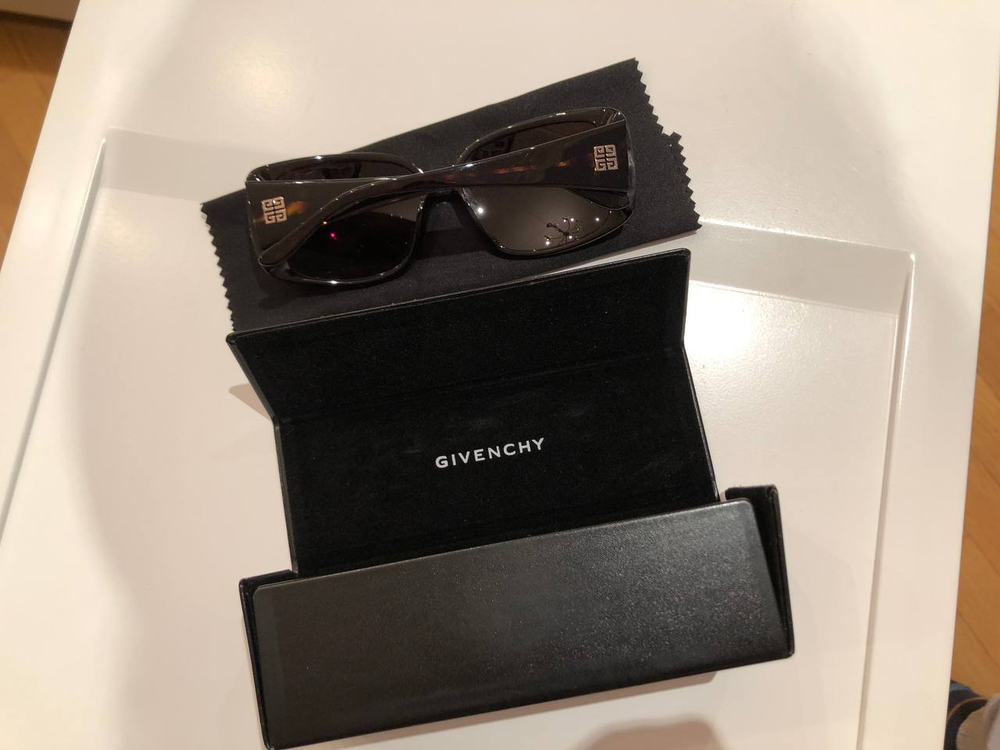 Очки Givenchy